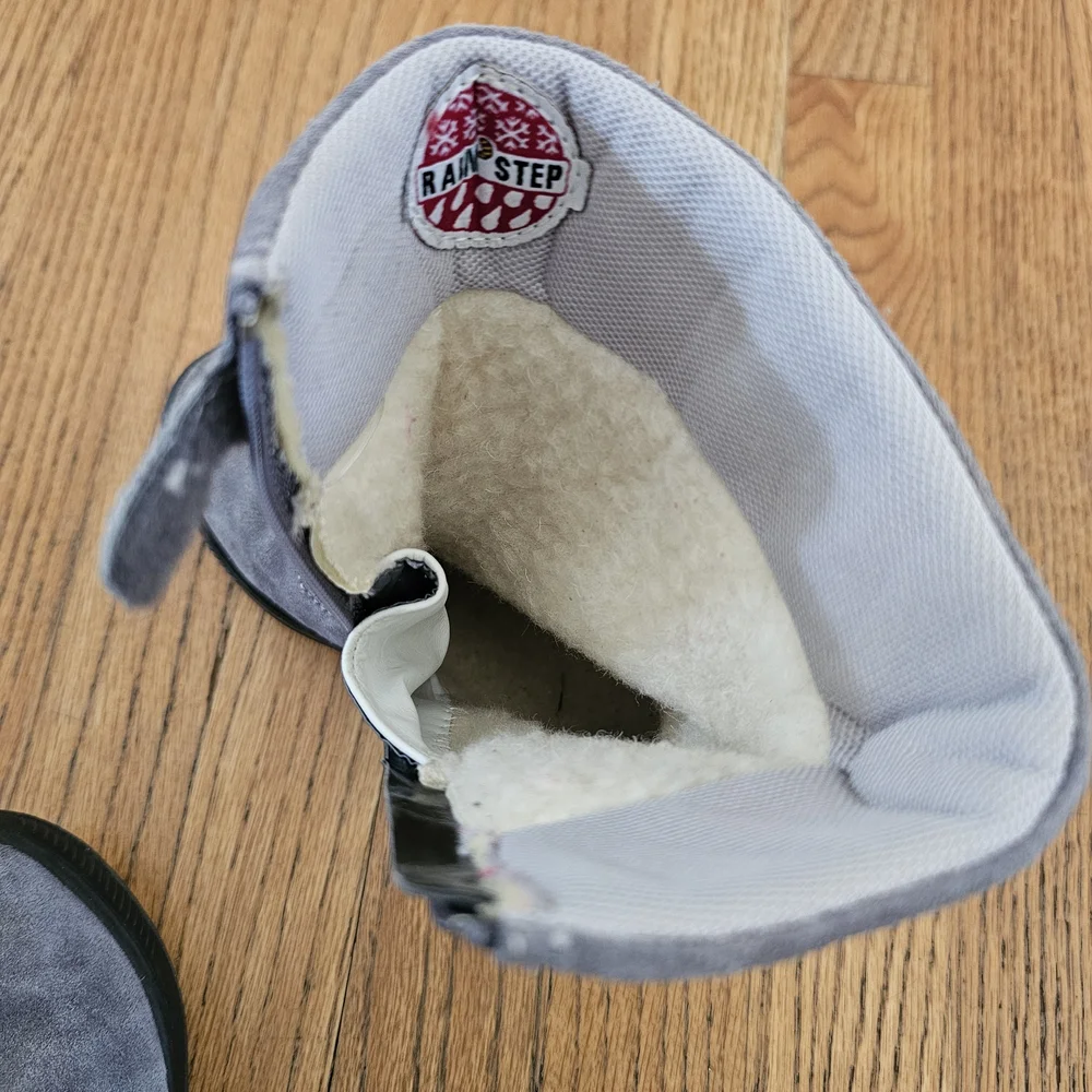 Naturino Gray Suede Winter Boots With Embelishments Girls Size 12.5 EU 30